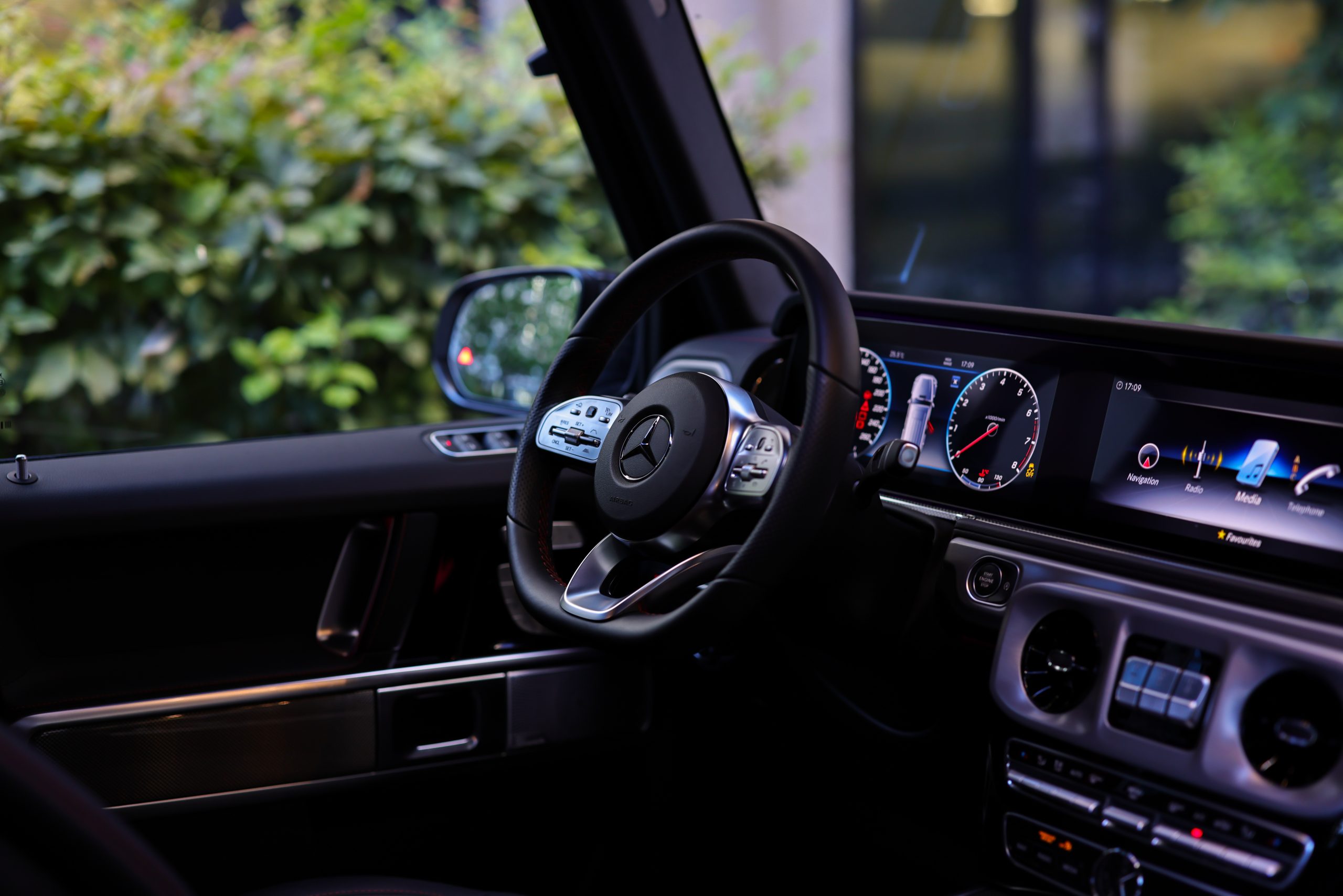 Mercedes-Benz G500 Professional