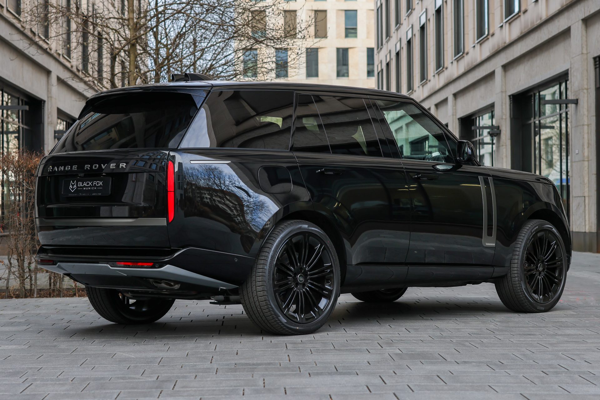 Land Rover Range Rover P530 Autobiography | Black Fox Munich