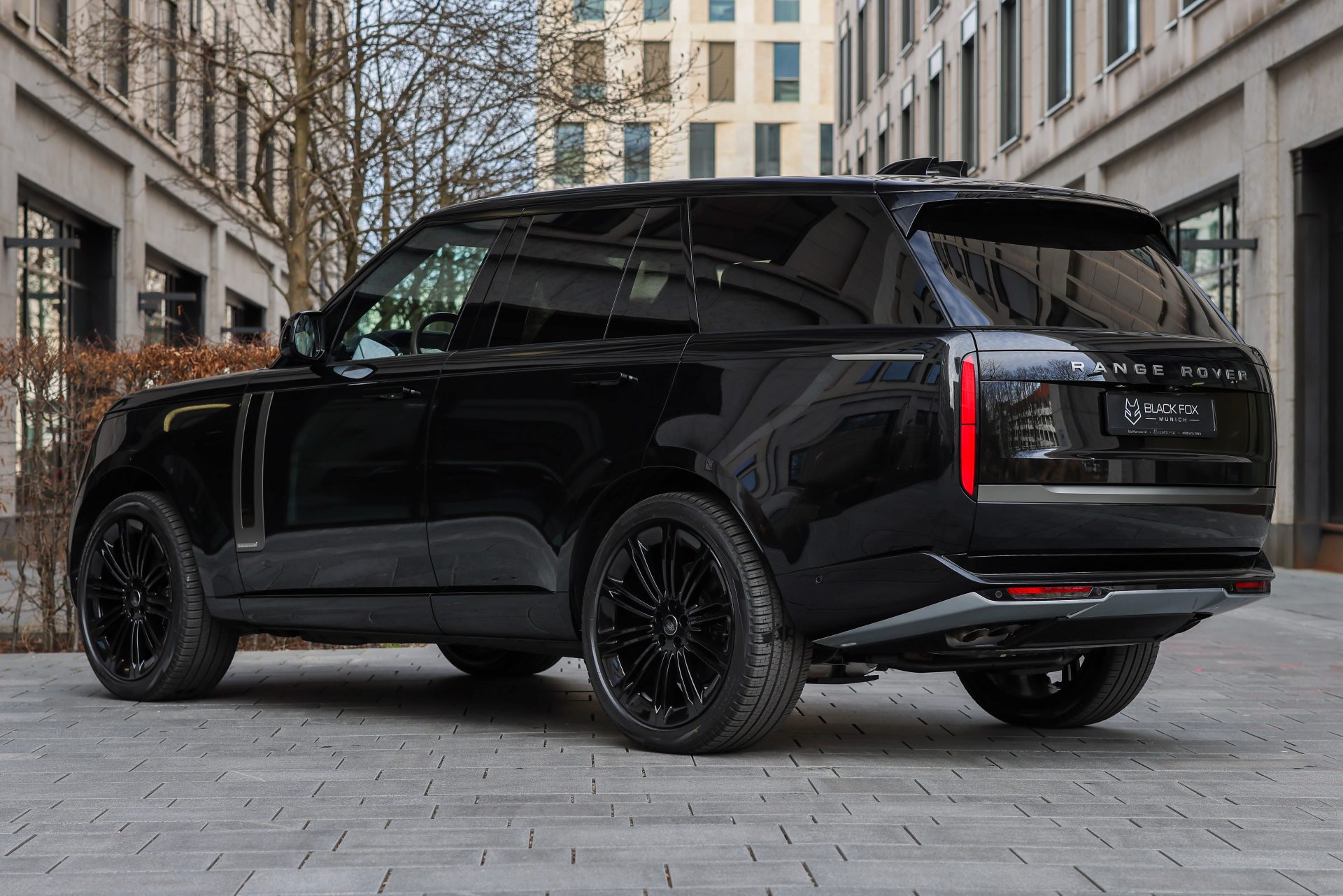 Land Rover Range Rover P530 Autobiography | Black Fox Munich