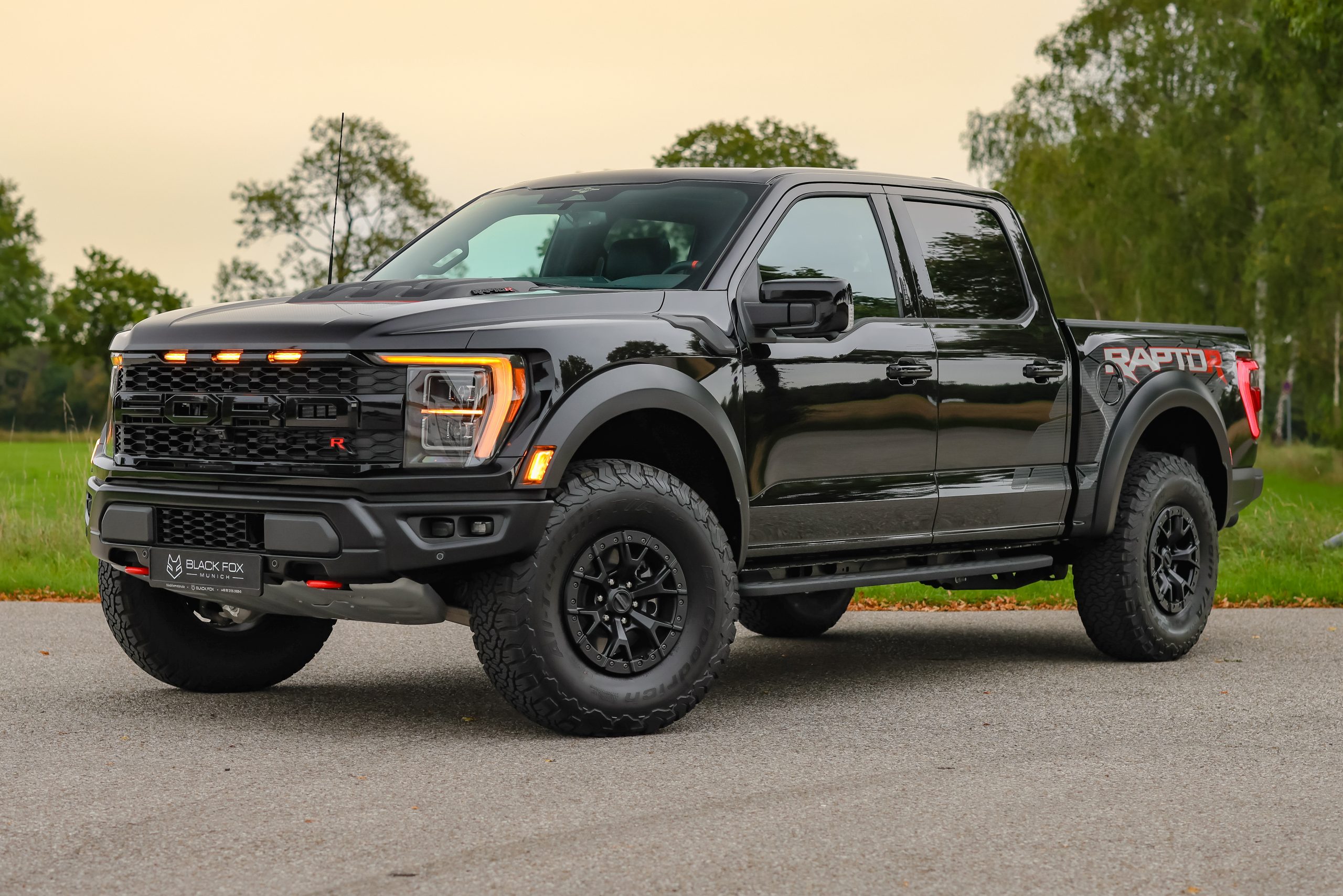 Ford F 150 Raptor R– Black Fox