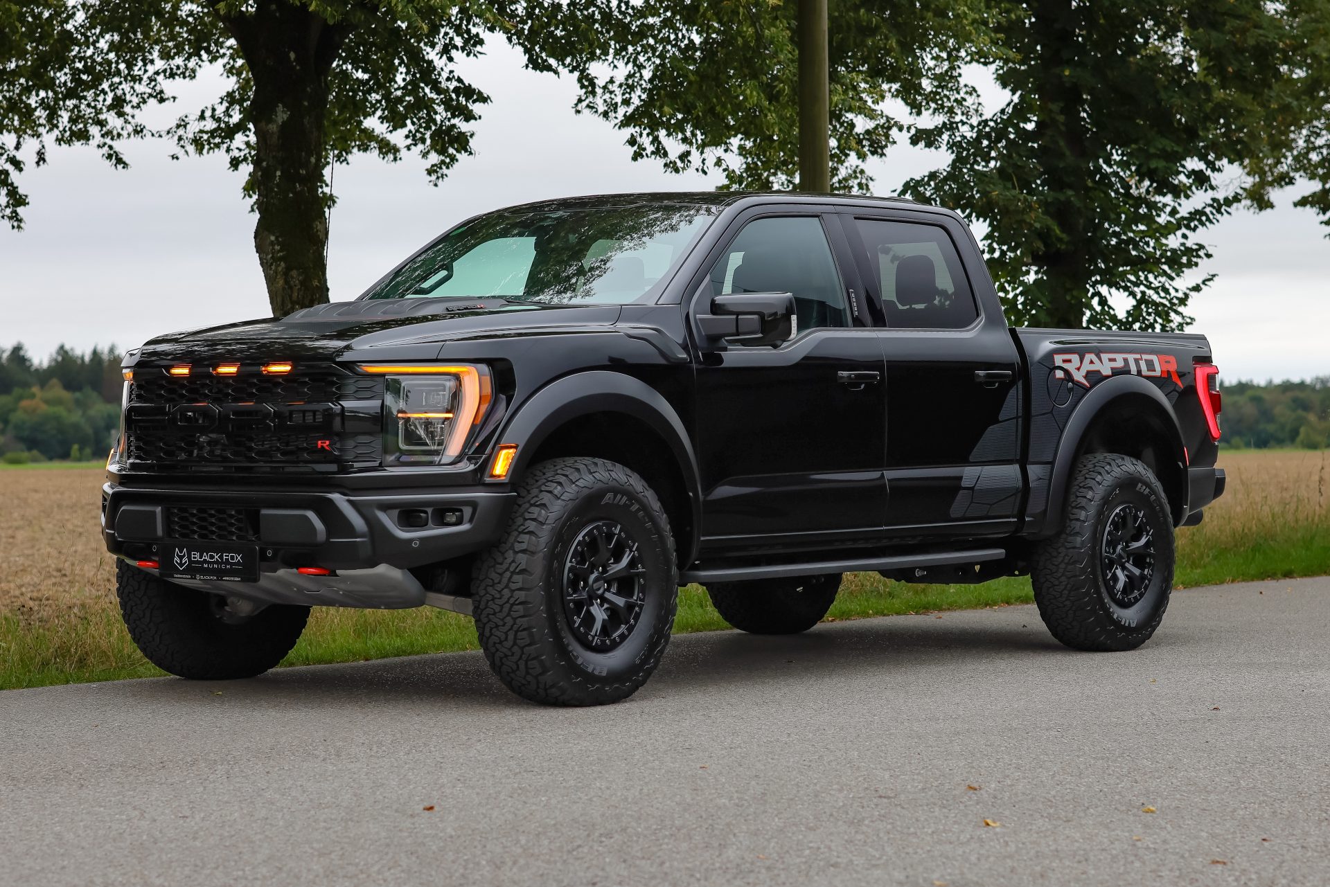 Ford F 150 Raptor R– Black Fox