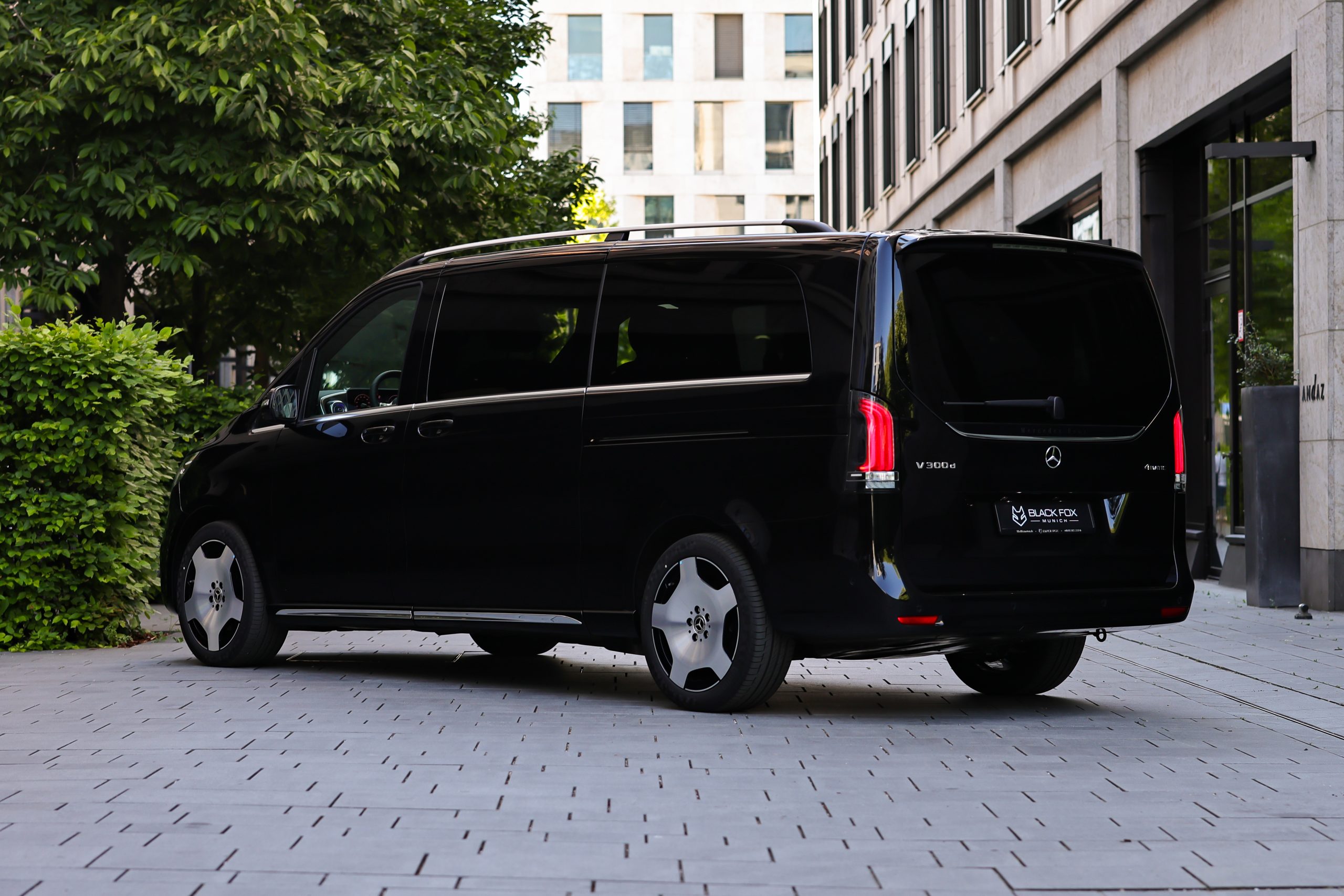 Mercedes-Benz V300