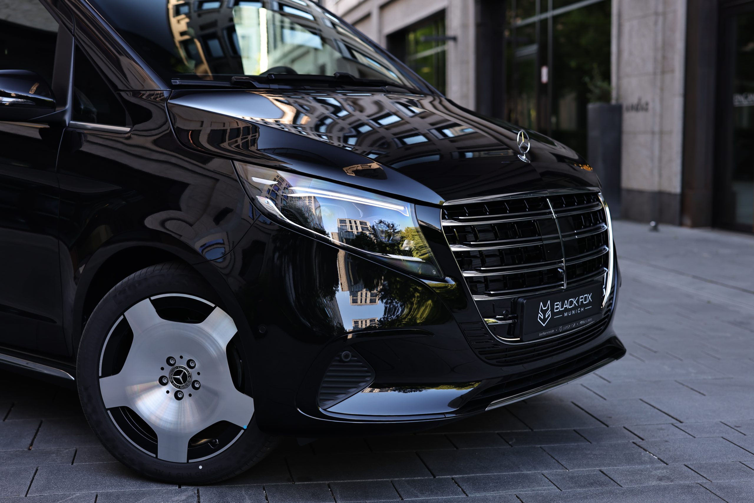 Mercedes-Benz V300