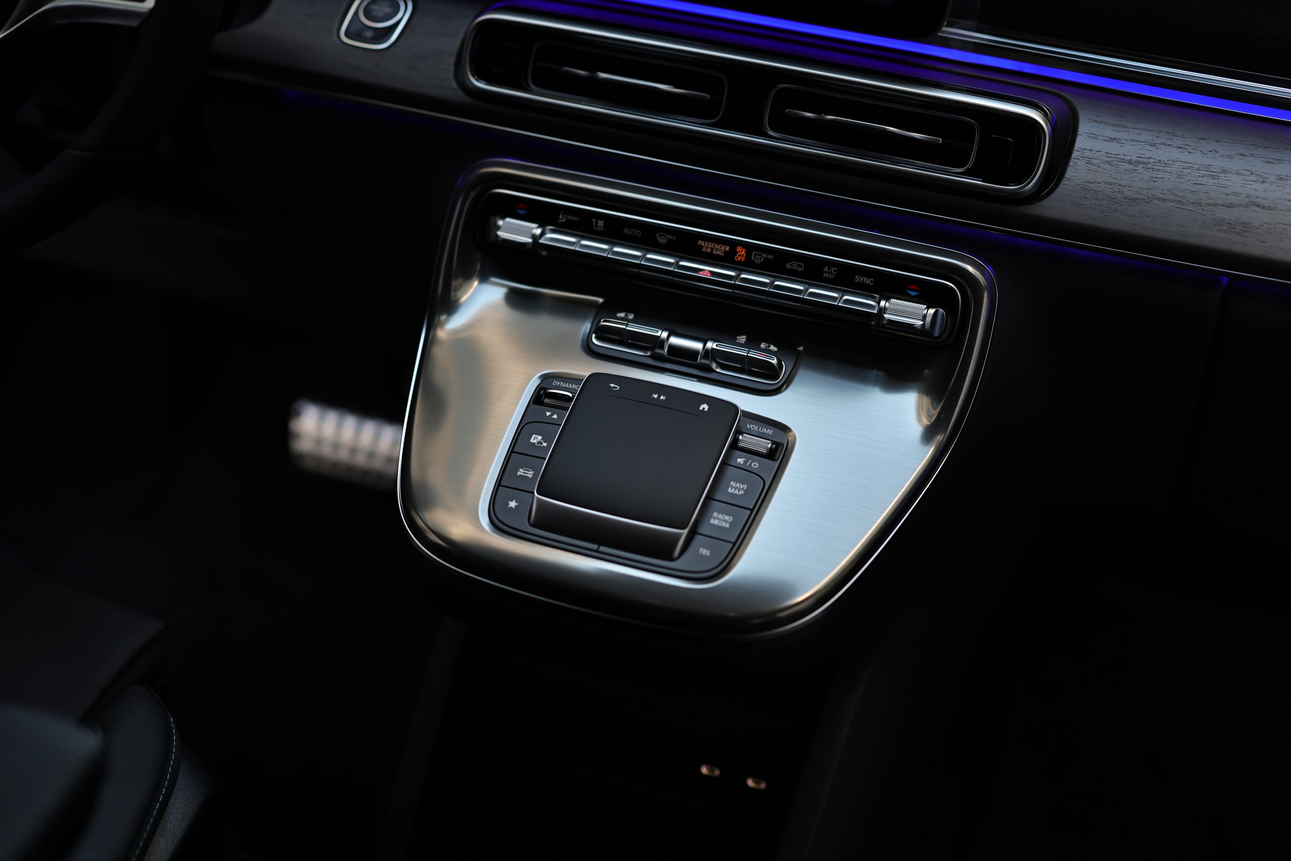 Mercedes-Benz V300
