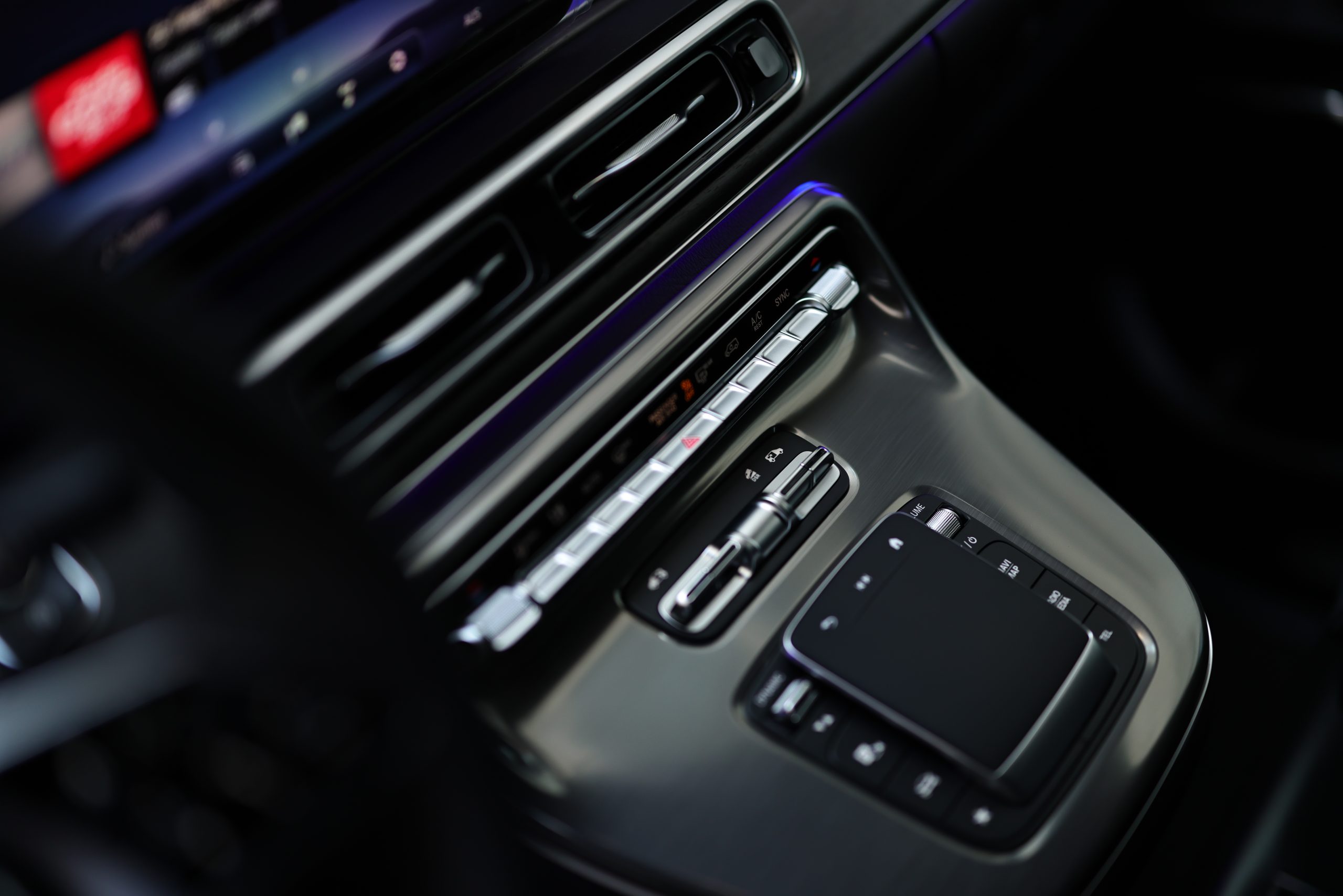 Mercedes-Benz V300